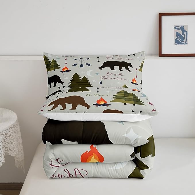 Happy Camping Bedding Set Full Size Hunt Bear Pine Trees Comforter Set for Kids Boys Men Adults Cabin Room Decor Campfire Arrow Cartoon Quilt Set Wild Outdoor Adventure Duvet Insert 3pcs