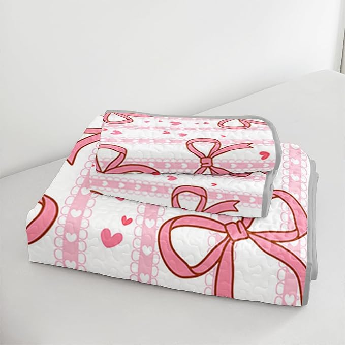 QOOMO Bow Quilt Set Twin Size,Bowknot Bedspread Coverlet Set,Pink 3Pcs Bedding Set Printed Quilt with 2 Pillowcases,Soft and Lightweight,for All Seasons