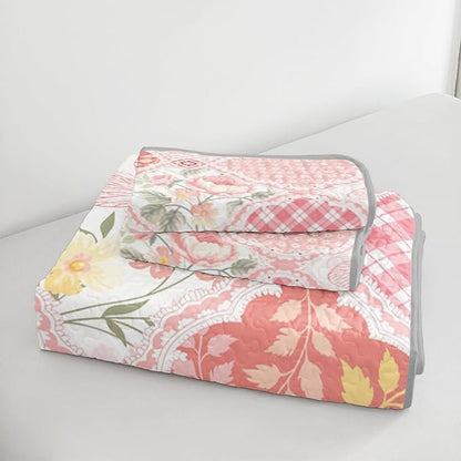 QOOMO Patchwork Quilt Set Twin Size,Pink Floral Bedspread Coverlet Set,Flower 3Pcs Bedding Set Printed Quilt with 2 Pillowcases,Soft and Lightweight,for All Seasons