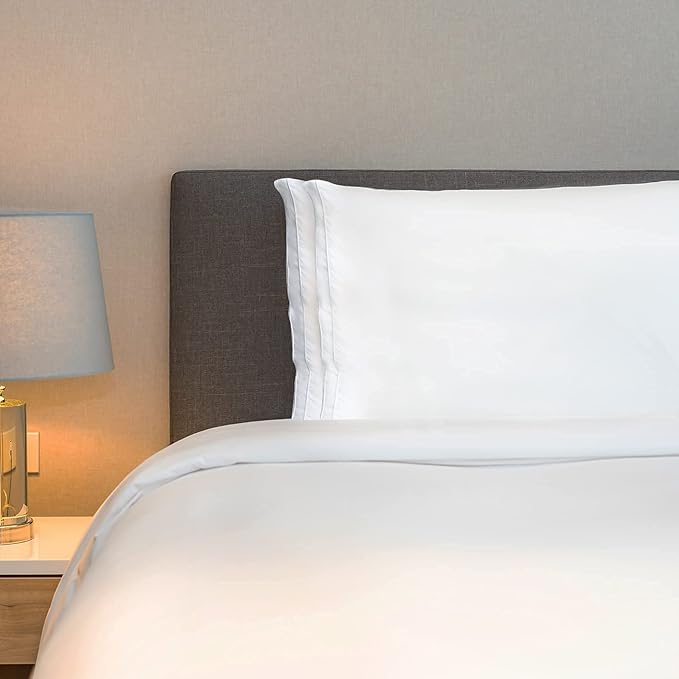 JICUSE Bed Pillows for Sleeping 1 Pack,Standard Size,Luxury Hotel Collection Pillow,Soft Fluffy and Great Support Down Alternative Filling,Gusseted Pillow for Side and Back Sleepers(20x26)
