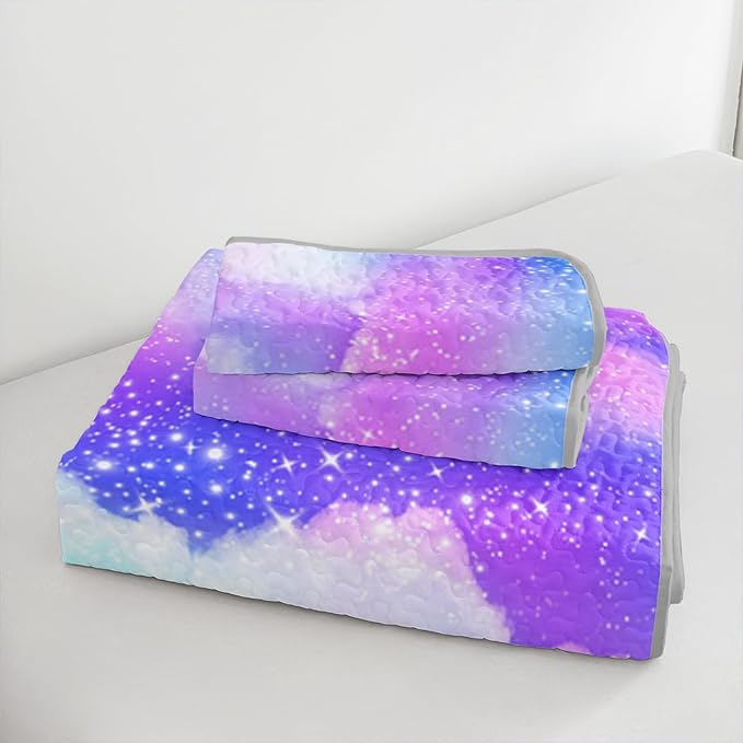 QOOMO Clouds Quilt Set Full/Queen Size,Galaxy Bedspread Coverlet Set,Purple Galaxy 3Pcs Bedding Set Printed Quilt with 2 Pillowcases,Soft and Lightweight,for All Seasons