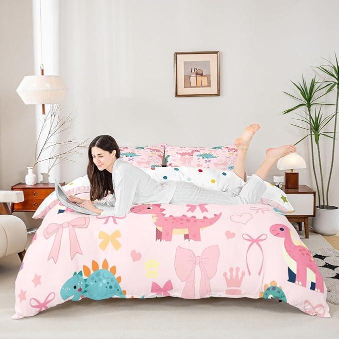 Cute Dino Duvet Cover Set King Size,Kawaii Bowknot Heart Princess Style Reversible Quilt Cover with 2 Pillowcases,Pink Dinosaur Bow Tie Cartoon Animal Microfiber Comforter Cover (Not Comforter)