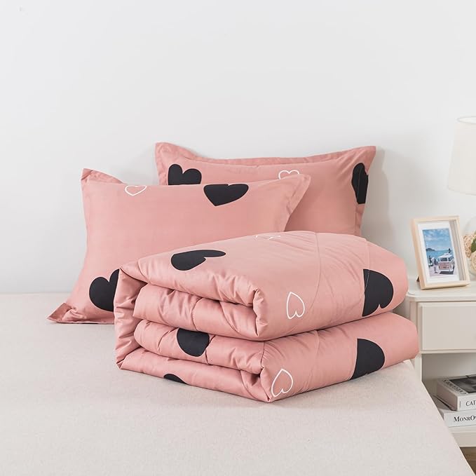 Caressma Heart Pattern Girls Comforter Set Full Size, Pale Pinkish Cute Love Sexy Comforter Bedding Set for All Seasons, Soft Microfiber 3 Pieces Comforter Set with Pillowshams