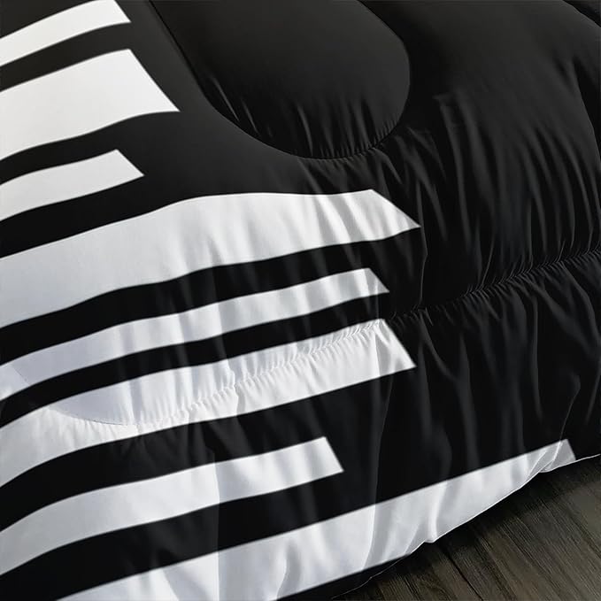 Kawaii Pet Cat Themed Comforter 3Pcs Full Lover's Kitten Animal Bedding Set for Cat Lover Kid Teen Girl Boy Black White Cat Heart Pattern Quilt Bed Decor with 1 Comforter and 2 Pillowcases