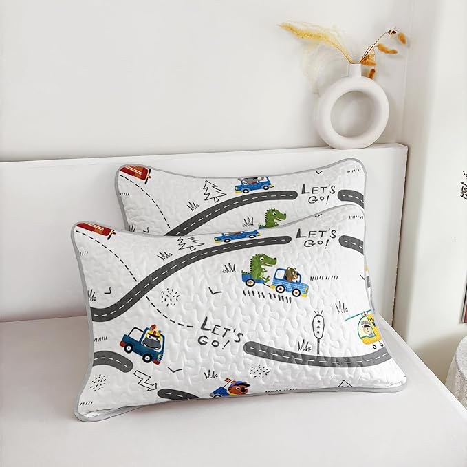 AILONEN Construction Truck Quilt 3-Piece Queen Cartoon Bear Bedspread Coverlet for Boys Work Road Print Quilt with 2 Pillowcases Soft and Lightweight