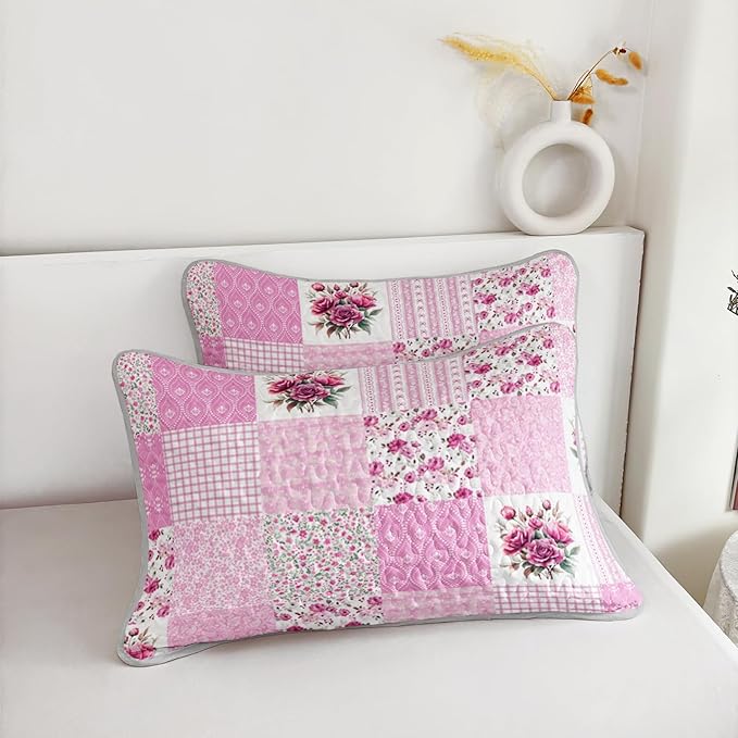 QOOMO Patchwork Quilt Set Full/Queen Size,Pink Floral Bedspread Coverlet Set,Boho 3Pcs Bedding Set Printed Quilt with 2 Pillowcases,Soft and Lightweight,for All Seasons
