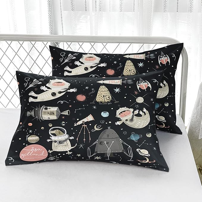 Cartoon Space Theme Bedding Comforter Set Queen Size for Kids Teens and Adults Astronauts Printed Quilt Set for Bedroom Soft Microfiber Print Quilt Set with 1 Comforter and 2 Pillowcases