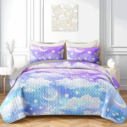 QOOMO Clouds Quilt Set King Size,Galaxy Bedspread Coverlet Set,Moon and Star 3Pcs Bedding Set Printed Quilt with 2 Pillowcases,Soft and Lightweight,for All Seasons