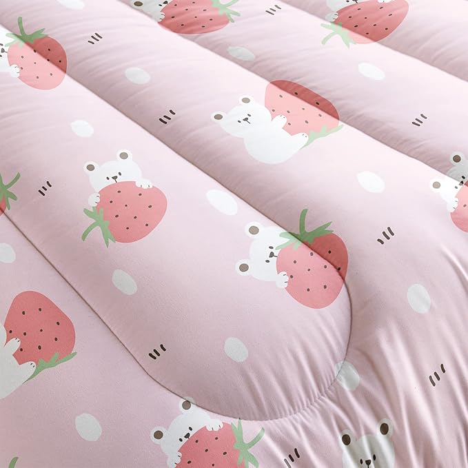 QOOMO Cartoon Bear Comforter Queen Size,Pink Strawberry Bedding Set for Kids Teens Girls,3Pcs Bedding Set Printed Comforter with 2 Pillowcases,Down Alternative,Soft and Lightweight，Queen Size