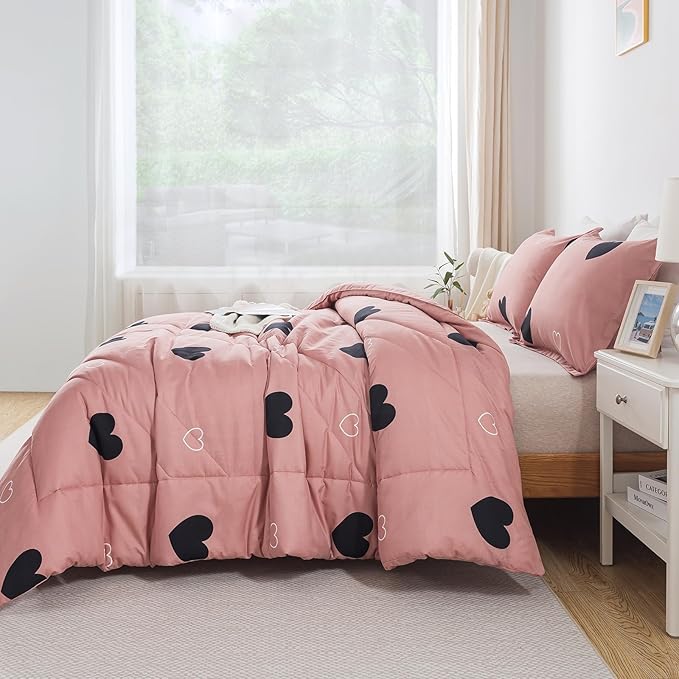 Caressma Heart Pattern King Size Comforter Set, Pale Pinkish Girls 3 Pieces Love Bedding Comforter, Soft Microfiber Fluffy Lovely Comforter Set for All Seasons Room Decor