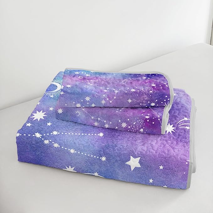 QOOMO Purple Galaxy Quilt Set King Size,Starry Sky Bedspread Coverlet Set,Starry Sky 3Pcs Bedding Set Printed Quilt with 2 Pillowcases,Soft and Lightweight,for All Seasons