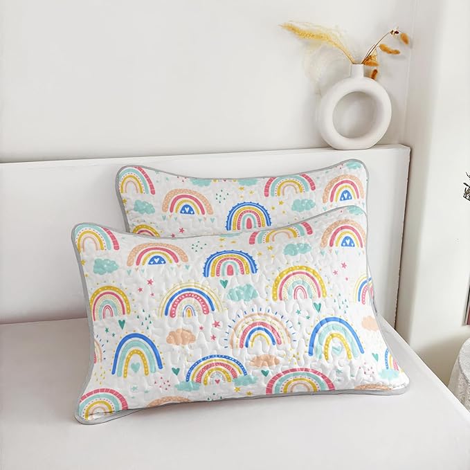 QOOMO Rainbow Quilt Set Twin Size,Colorful Rainbow Bedspread Coverlet Set,Cloud and Star 3Pcs Bedding Set Printed Quilt with 2 Pillowcases,Soft and Lightweight,for All Seasons