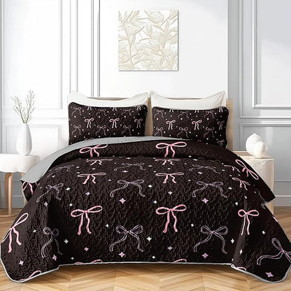 QOOMO Bow Quilt Set King Size,Bowknot Bedspread Coverlet Set,Kawaii Bow 3Pcs Bedding Set Printed Quilt with 2 Pillowcases,Soft and Lightweight,for All Seasons