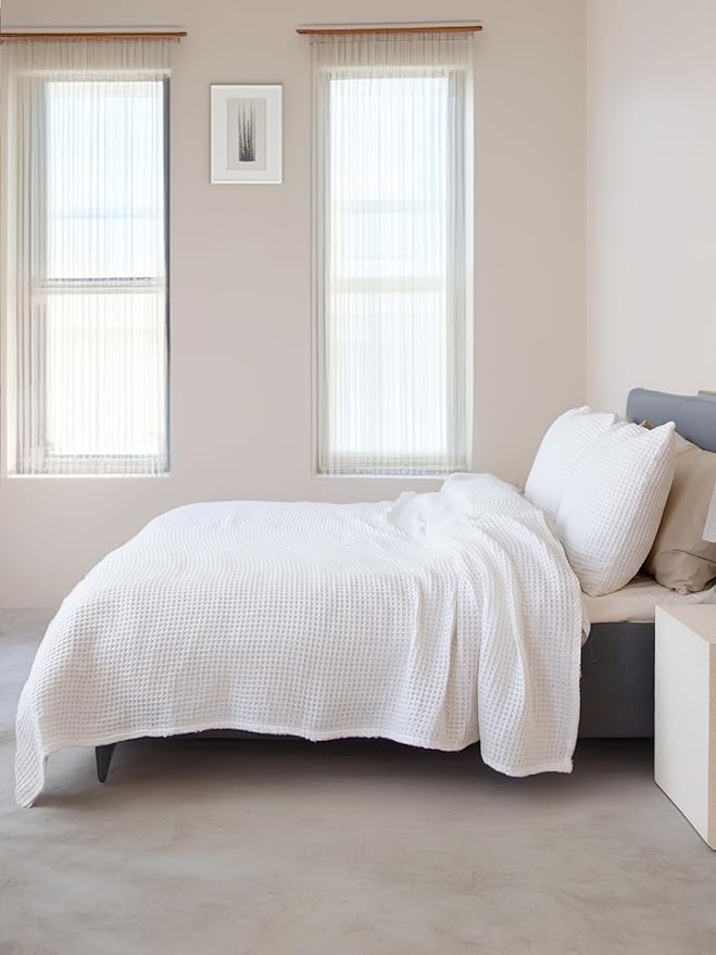 100% Turkish Cotton Waffle Blanket King Size White - Premium Quality, Light and Airy Waffle Weave All-Season Quilt - Lux Decorative Bedspread (White, King Size 95" x 110" Inch)
