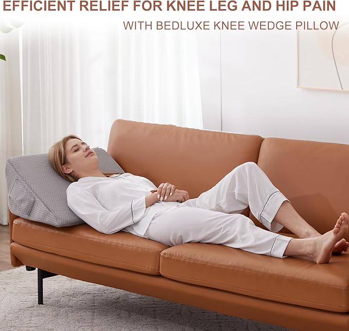Knee Wedge Pillow, Memory Foam Leg Pillow Bed Wedge for Sleeping, Post Surgery Triangle Pillow for Knee Support, Leg Elevation, Hip Back Pain Relief (23.6" x 23" x 7.9", Large Size, Grey)