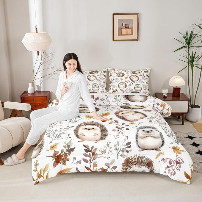 Cartoon Hedgehog Kids Comforter Set,Watercolor Autumn Leaves Plants Bedding Sets for Boys Girls Teens,Cartoon Wild Animals Rustic Style Down Comforter with 2 Pillowcases King Size 3 Pcs