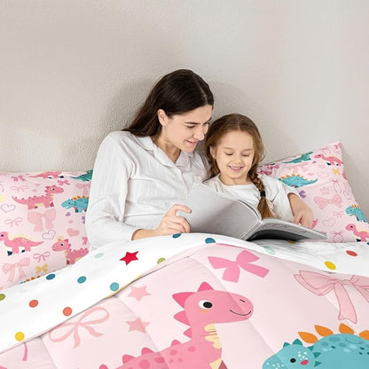 Cute Dino Kids Comforter Set King Size,Kawaii Bowknot Heart Princess Style Reversible Quilted Duvet with 2 Pillowcases Pink Dinosaur Bow Tie Cartoon Animal Comforter for Boys Teens Bedroom