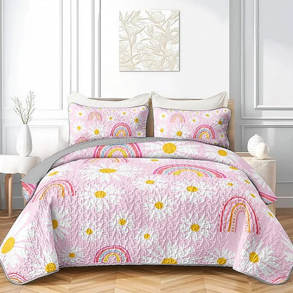 QOOMO Rainbow Quilt Set Twin Size,Daisy Bedspread Coverlet Set,Pink 3Pcs Bedding Set Printed Quilt with 2 Pillowcases,Soft and Lightweight,for All Seasons