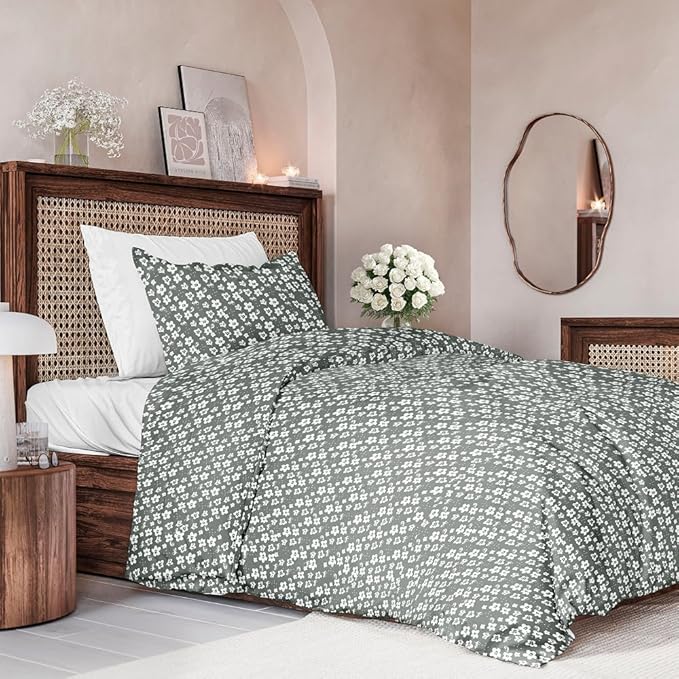 Duvet Cover Twin/Twin XL Size Set - Extra Soft Floral Duvet Cover 68 x 90 with 1 Pillow Sham - Comfy, Breathable Floral Bedding Set - Hotel Luxury & Fade Free w/ Zipper Closures & Ties - Green Meadow