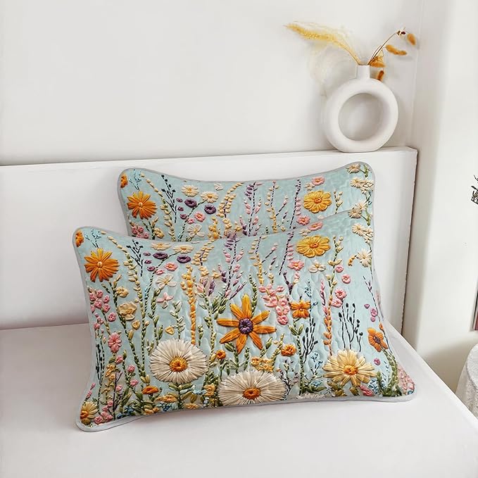 QOOMO Flower Quilt Set Twin Size,Floral Bedspread Coverlet Set,Embroidered Flower 3Pcs Bedding Set Printed Quilt with 2 Pillowcases,Soft and Lightweight,for All Seasons