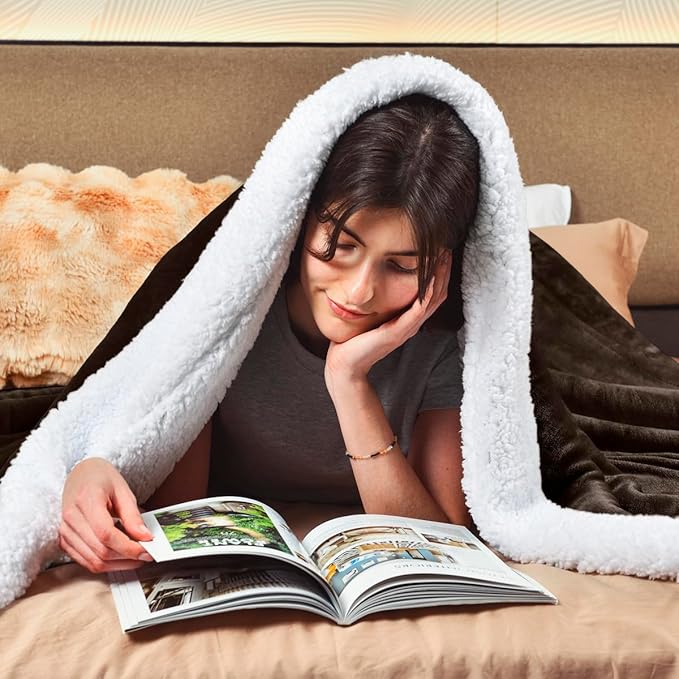 KAWAHOME Sherpa Fleece King Size Blanket for Bed - Extra Warm and Heavy Thick Blankets for Winter, Super Soft 500GSM Plush Blanket, 108" X 90" Brown