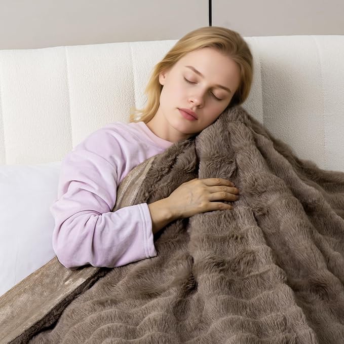 Heated Blanket Electric Twin- 62"x84" Soft Thick Bubble Electric Blanket for Sofa with 5 Heat Levels & 4 Hours Auto-Off Overheat Protection, Warm Cozy Gifts, Beige