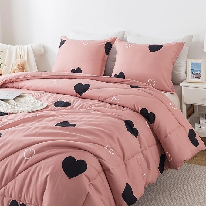 Caressma Heart Pattern Girls Comforter Set Full Size, Pale Pinkish Cute Love Sexy Comforter Bedding Set for All Seasons, Soft Microfiber 3 Pieces Comforter Set with Pillowshams