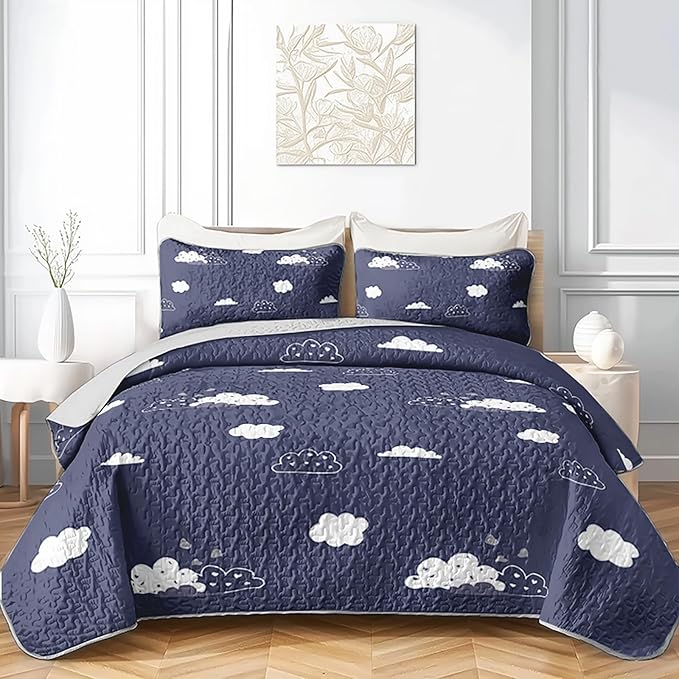 QOOMO Cloud Quilt Set Full/Queen Size,Blue Cloud Bedspread Coverlet Set,Sky 3Pcs Bedding Set Printed Quilt with 2 Pillowcases,Soft and Lightweight,for All Seasons