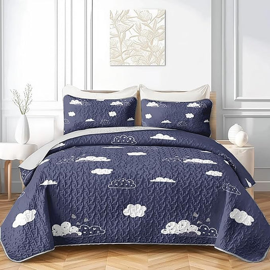 QOOMO Cloud Quilt Set Full/Queen Size,Blue Cloud Bedspread Coverlet Set,Sky 3Pcs Bedding Set Printed Quilt with 2 Pillowcases,Soft and Lightweight,for All Seasons