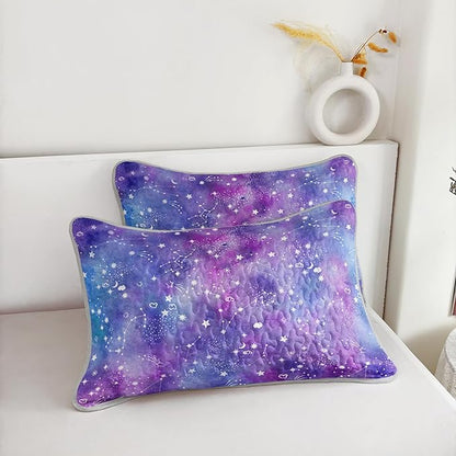QOOMO Purple Galaxy Quilt Set Twin Size,Starry Sky Bedspread Coverlet Set,Starry Sky 3Pcs Bedding Set Printed Quilt with 2 Pillowcases,Soft and Lightweight,for All Seasons