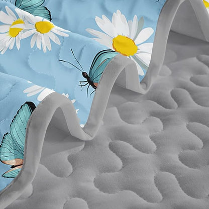 QOOMO Butterfly Quilt Set Full/Queen Size,Daisy Bedspread Coverlet Set,Butterflies 3Pcs Bedding Set Printed Quilt with 2 Pillowcases,Soft and Lightweight,for All Seasons