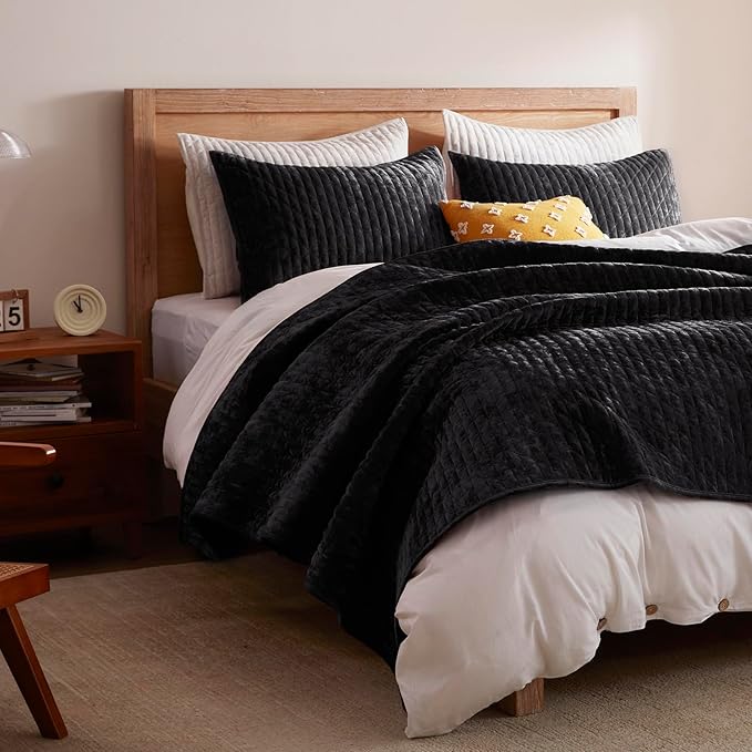 LEAONME Velvet Quilt King Size 98''x106'', Lightweight Black Velvet Comforter Set with 2 Matching Shams, Soft Cross Stitch Bedspread Coverlet Bedding Set for All Season