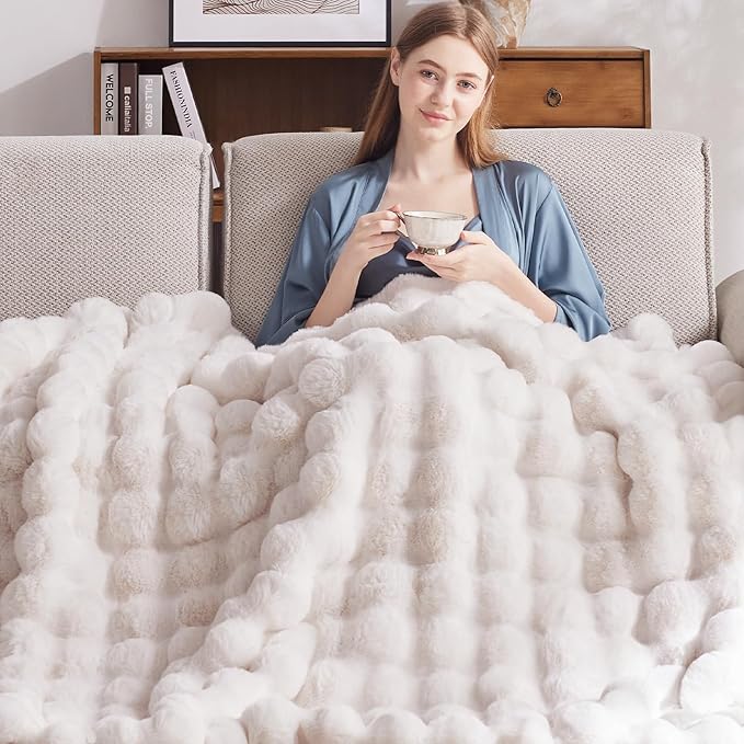 Heated Blanket Full Size with 1/2/4/6/8 Hours Auto-Off 10 Heat Level, 62'' * 84'' Cozy Faux Rabbit Fur Bubble Electric Blanket with Overheat Protection(White)