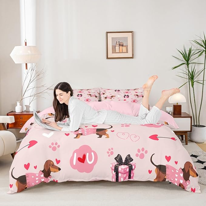 Cute Dachshund Bedding Sets King Size,Valentine's Day Duvet Cover Set 3Pcs for Kids Girls Boys Adult Room Decor,Pink Love Heart Print Comforter Cover Romantic Dog Paw Quilt Cover,2 Pillowcases