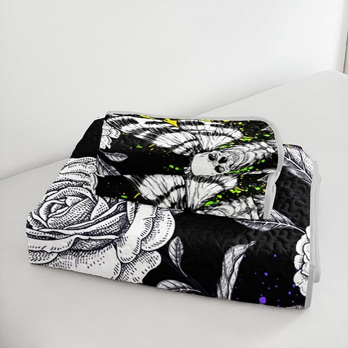 HOSIMA Death Moth Skull Heads King Size Quilt Set Horror Theme Halloween Bedding,Goth Bedding Set Floral Butterfly Print Boho Quilt for Room Decor with 2 Pillowcases.
