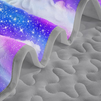 QOOMO Clouds Quilt Set Twin Size,Galaxy Bedspread Coverlet Set,Purple Galaxy 3Pcs Bedding Set Printed Quilt with 2 Pillowcases,Soft and Lightweight,for All Seasons