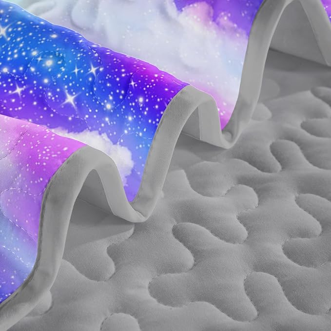 QOOMO Clouds Quilt Set King Size,Galaxy Bedspread Coverlet Set,Purple Galaxy 3Pcs Bedding Set Printed Quilt with 2 Pillowcases,Soft and Lightweight,for All Seasons