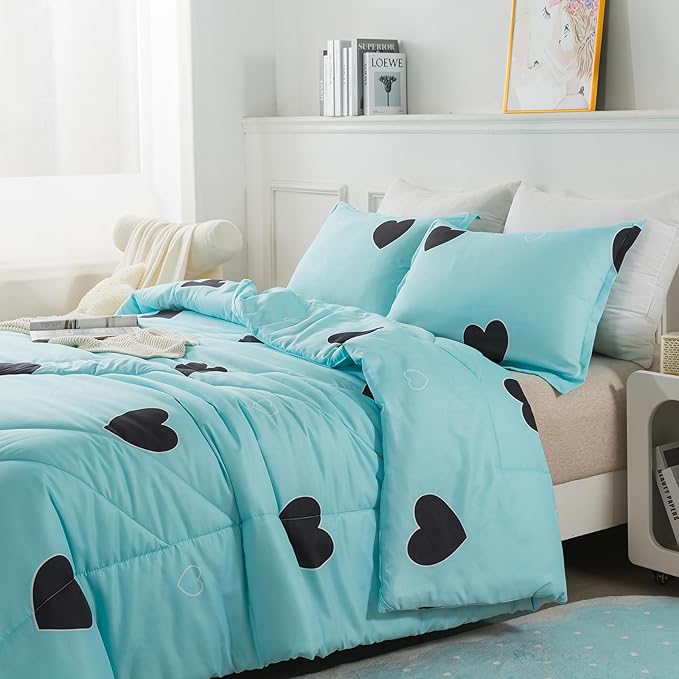 Caressma Comforter Set Twin Size - Light Blue Cute Heart Print Comforter Bedding Set, Soft Microfiber Comforter Set with Pillowsham