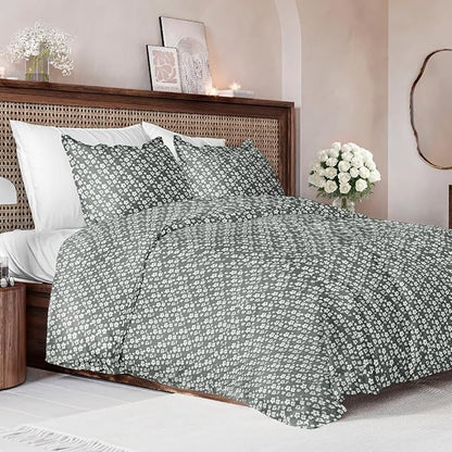 Duvet Cover Queen Size Set - Extra Soft Floral Duvet Cover 90 x 90 with 2 Pillow Shams - Comfy, Cozy, Breathable Floral Bedding Set - Hotel Luxury & Fade Free w/ Zipper Closures & Ties - Green Meadow