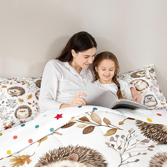 Cartoon Hedgehog Kids Comforter Set,Watercolor Autumn Leaves Plants Bedding Set for Boys Girls Teens,Cartoon Wild Animals Rustic Style Comforter Duvet Set with 1 Pillowcase Twin Size 2 Pcs
