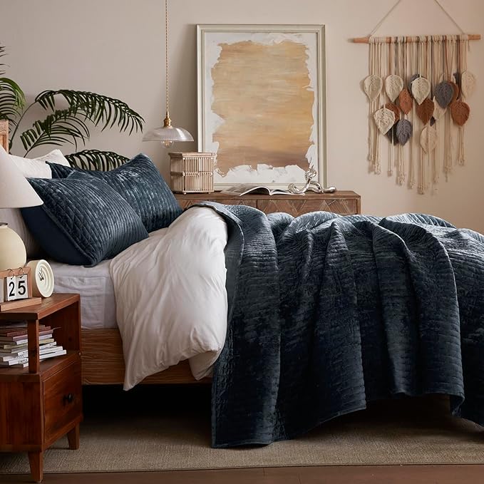 LEAONME Velvet Quilt Set Full/Queen Size 90''x98'', Lightweight Navy Blue Velvet Comforter Set with 2 Matching Shams, Soft Cross Stitch Bedspread Coverlet Bedding Set for All Season