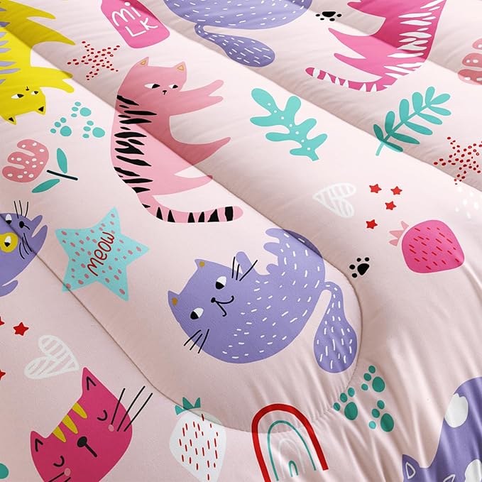 QOOMO Kawaii Cats Comforter King Size,Pink Cats Kids Comforter Set,3Pcs Bedding Set Printed Comforter with 2 Pillowcases,Down Alternative,Soft and Lightweight,for All Seasons