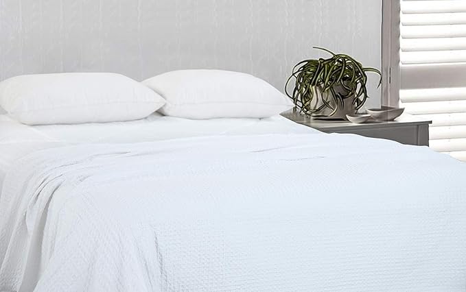 HILLFAIR 100% Combed Cotton Blanket– Queen Size Bed Blanket– Warm Soft All Season Breathable Lightweight Summer Blankets– Waffle Weave Home Decor Bed Blanket- White Queen Bed Cotton Blankets/Bedcover
