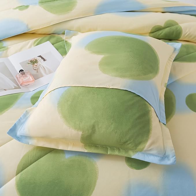 Caressma Heart Print Twin Comforter Set, Green and Yellow Blue Lovely Comforter with Matching Pillow Shams for All Seasons