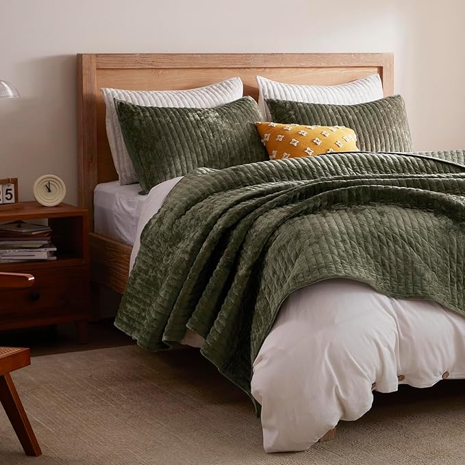 LEAONME Velvet Quilt California King Size 118''x106'', Lightweight Olive Green Velvet Comforter Set with 2 Matching Shams, Soft Cross Stitch Bedspread Coverlet, Oversized King Quilt Set for All Season