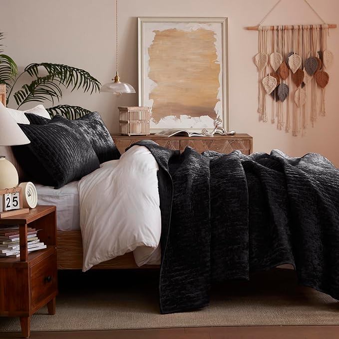 LEAONME Velvet Quilt King Size 98''x106'', Lightweight Black Velvet Comforter Set with 2 Matching Shams, Soft Cross Stitch Bedspread Coverlet Bedding Set for All Season
