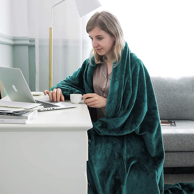 IR Imperial Rooms Fleece Blanket Twin Size 60 x 80 Inches - Super Soft Fluffy Throw Blanket for Sofa and Bed - Warm and Cozy Lightweight 400 GSM Microfiber Bed Throws Blankets (Twin, Emerald)
