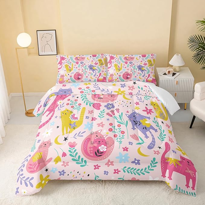 QOOMO Floral Cat Comforter King Size,Pink Cat Comforter Set for Kids Teens Girls,3Pcs Bedding Set Printed Comforter with 2 Pillowcases,Down Alternative,Soft and Lightweight(Pink，King Size)
