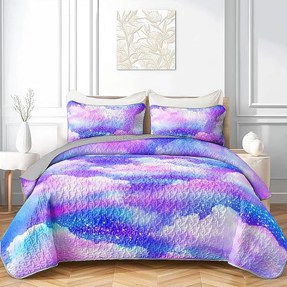 QOOMO Clouds Quilt Set Full/Queen Size,Galaxy Bedspread Coverlet Set,Purple Galaxy 3Pcs Bedding Set Printed Quilt with 2 Pillowcases,Soft and Lightweight,for All Seasons