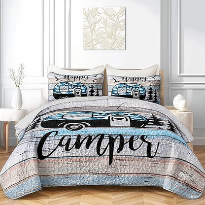 HOSIMA Happy Camper Decor Quilt King Size,Camouflage Camping Quilt for Adults Room Decor,Camper Accessories for Travel Trailers Camping Themed Bedding with 2 Pillowcases.